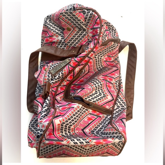 Billabong rolling duffel bag. Excellent condition. - Picture 2 of 3